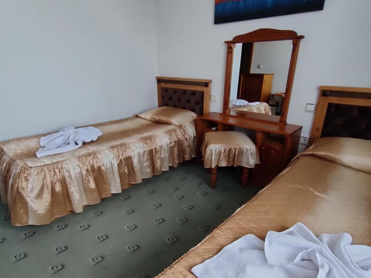 Guest Rooms Grachenovi Bansko Bagian luar foto